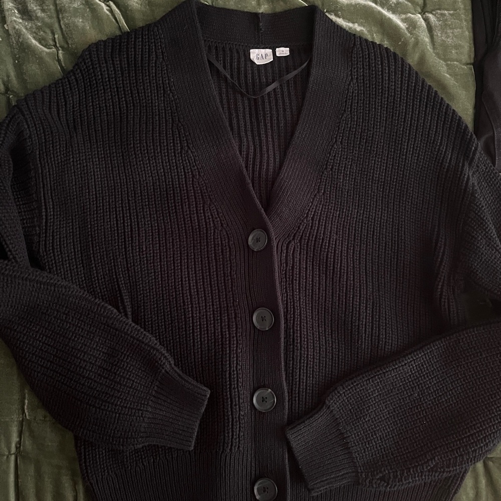 GAP women’s oversized Black Cardigan Sweater size medium